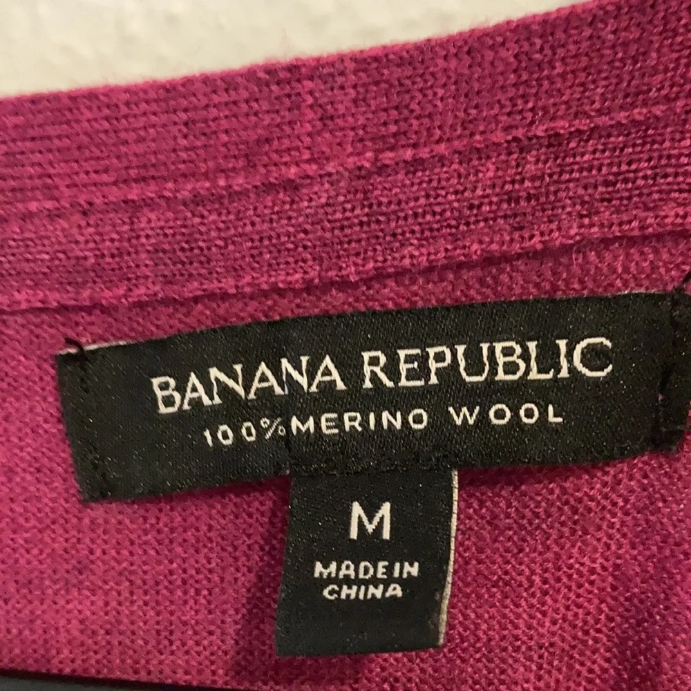 BANANA REPUBLIC Merino Wool Men’s V Neck Sweater Size M